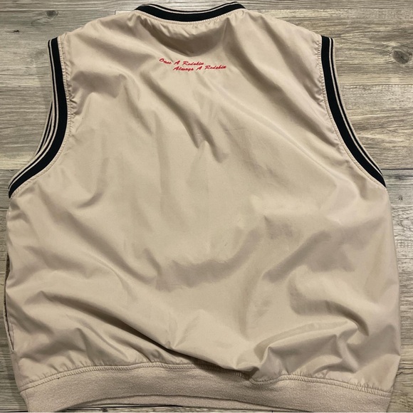 Tan vest - Picture 3 of 4